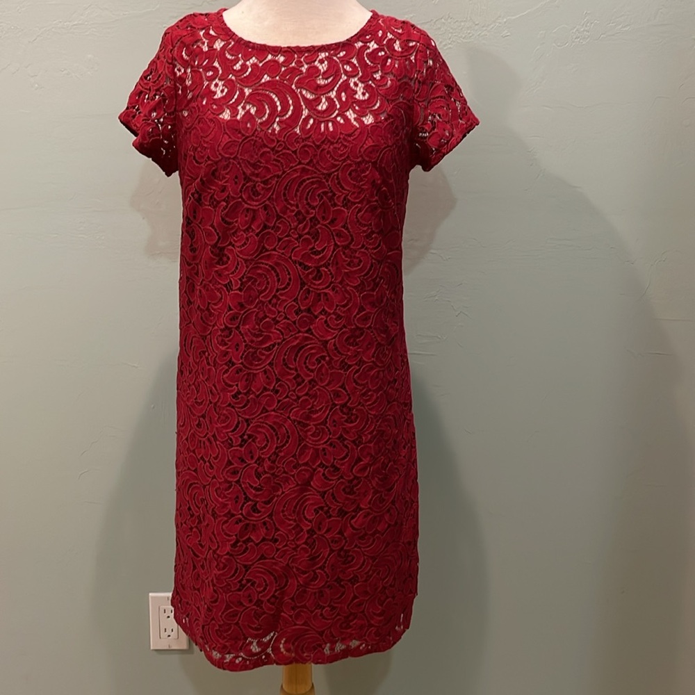 Loft Red Lace Short Sleeve Dress size 8 woman’s